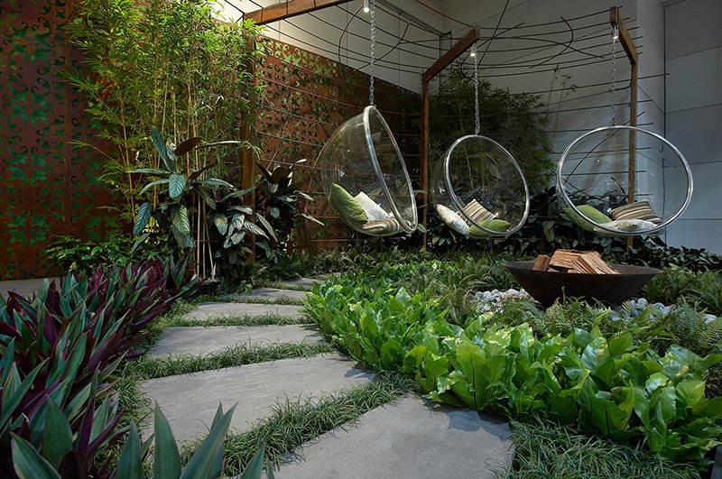 bubble-chair-seating-garden